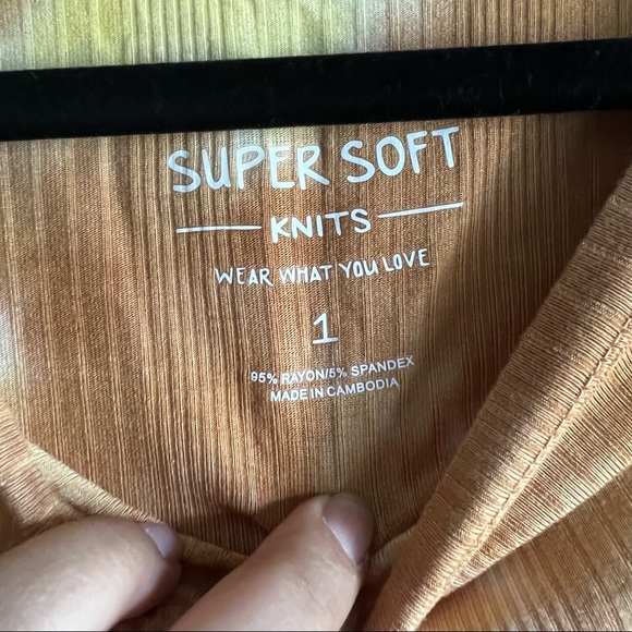 NWT Torrid size 1 - Picture 2 of 5